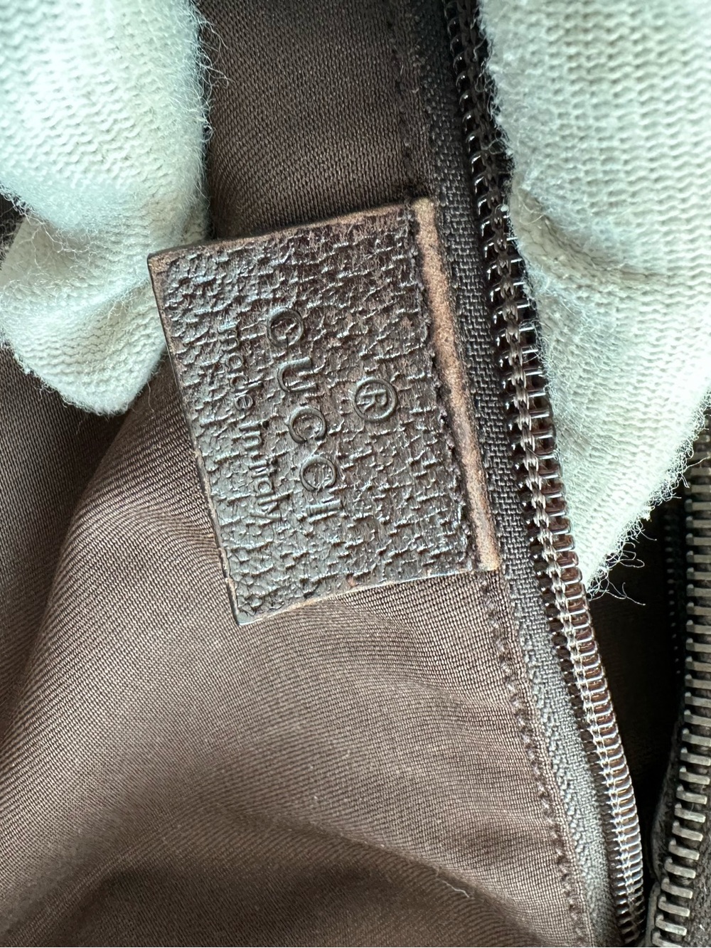 Gucci Cherry Line Crossbody Bag - Picture 6 of 16